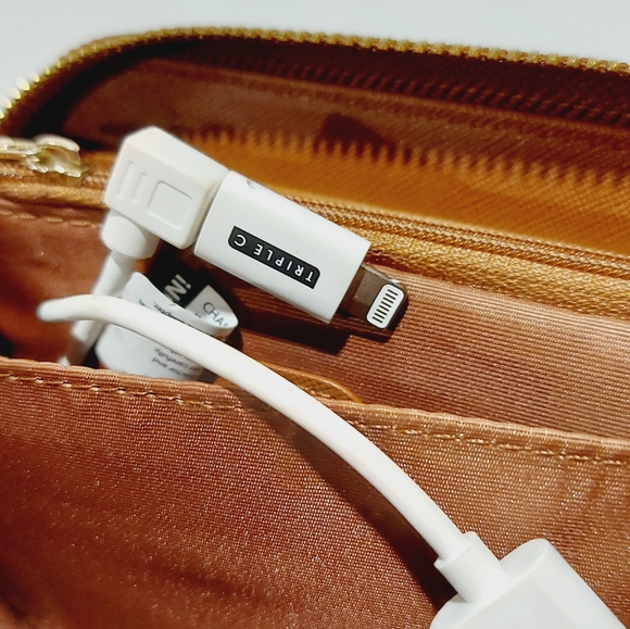 TRIPLE C PHONE CHARGING WALLET NWOT! - Picture 5 of 8